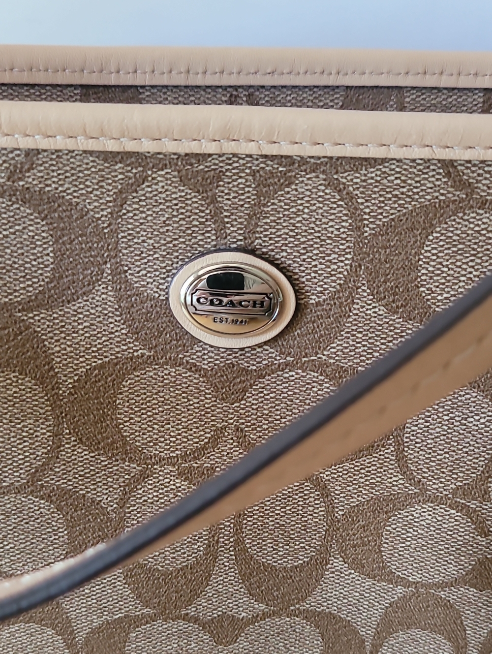 New COACH Peyton Signature Zip Top Tote F28365 - Picture 2 of 12